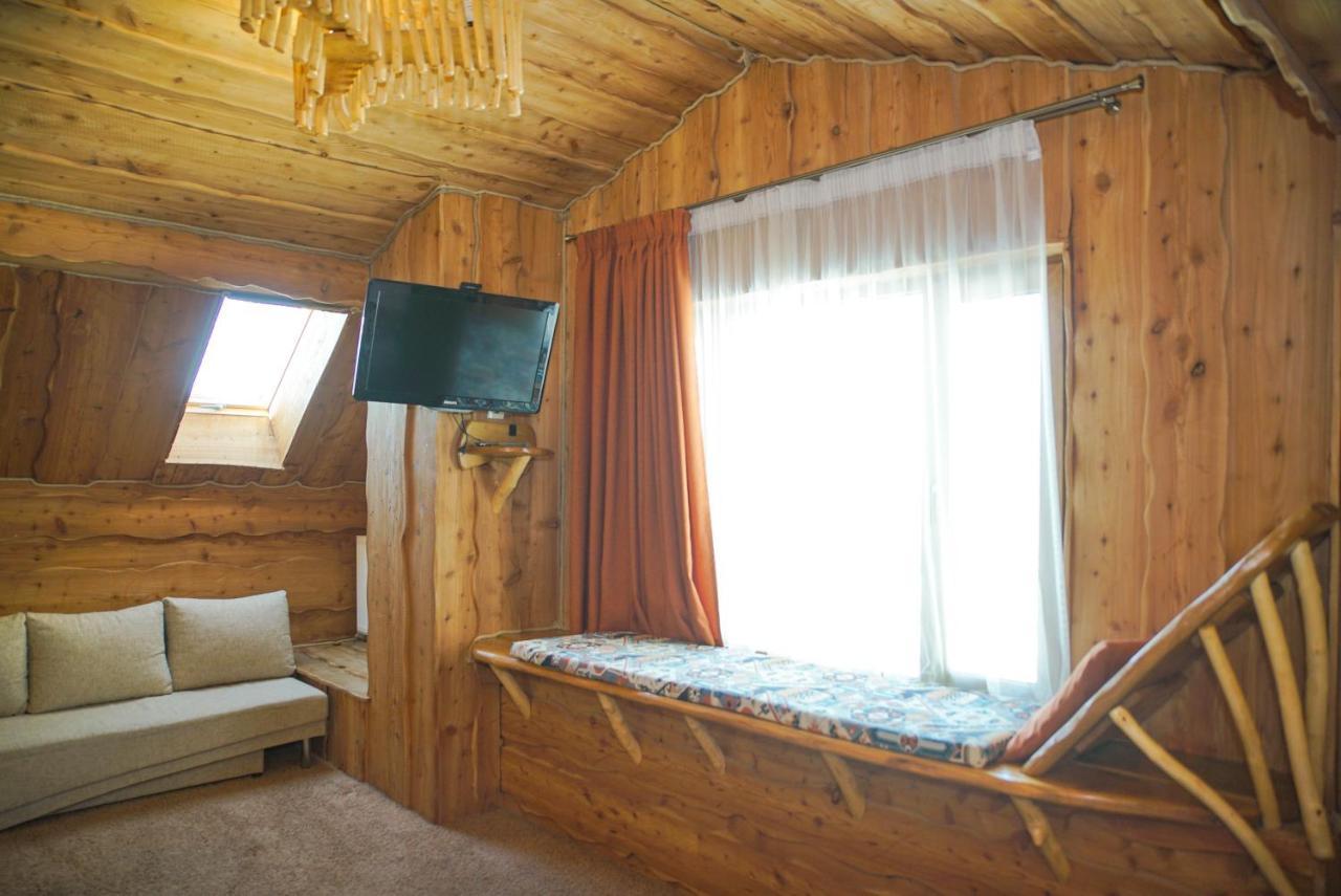Stara Pravda Hotel - Vykrutasy バコヴェル エクステリア 写真