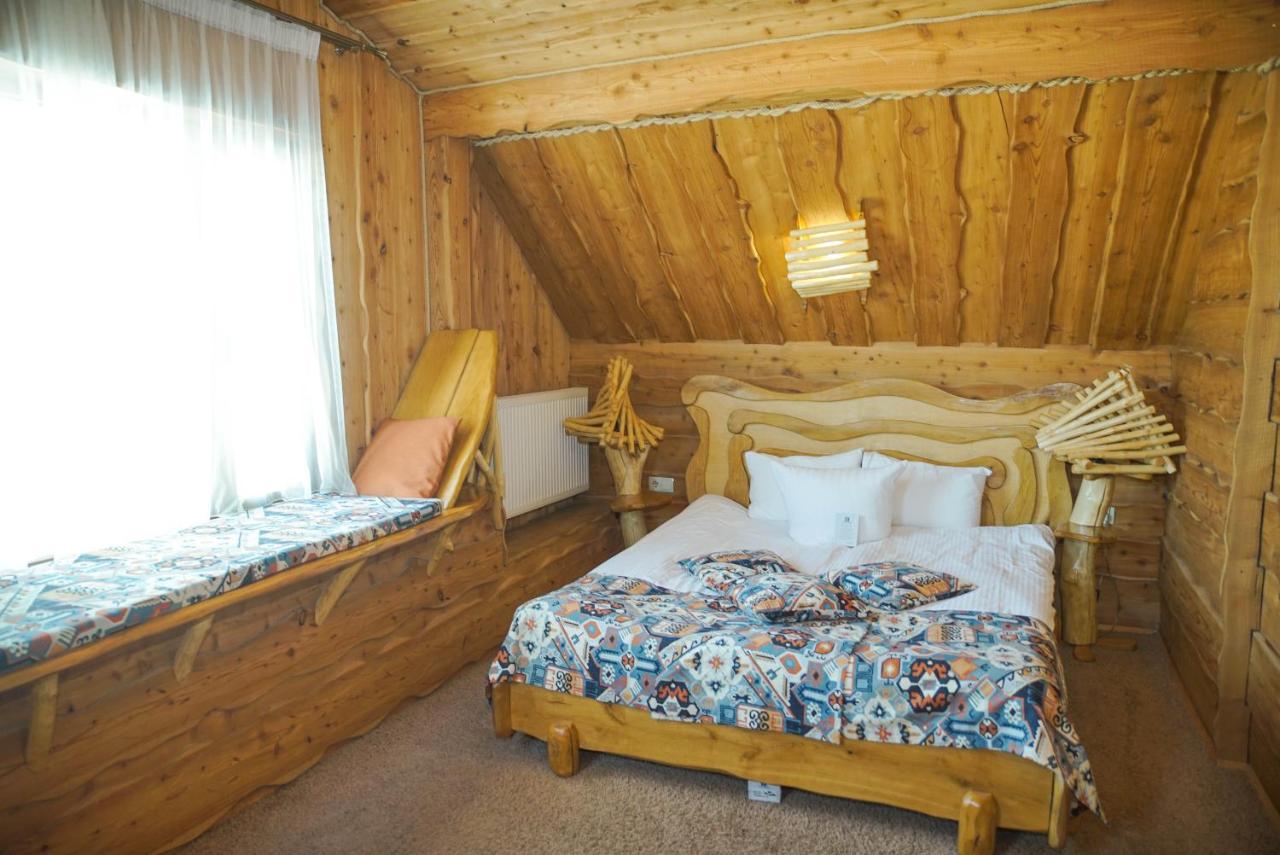 Stara Pravda Hotel - Vykrutasy バコヴェル エクステリア 写真