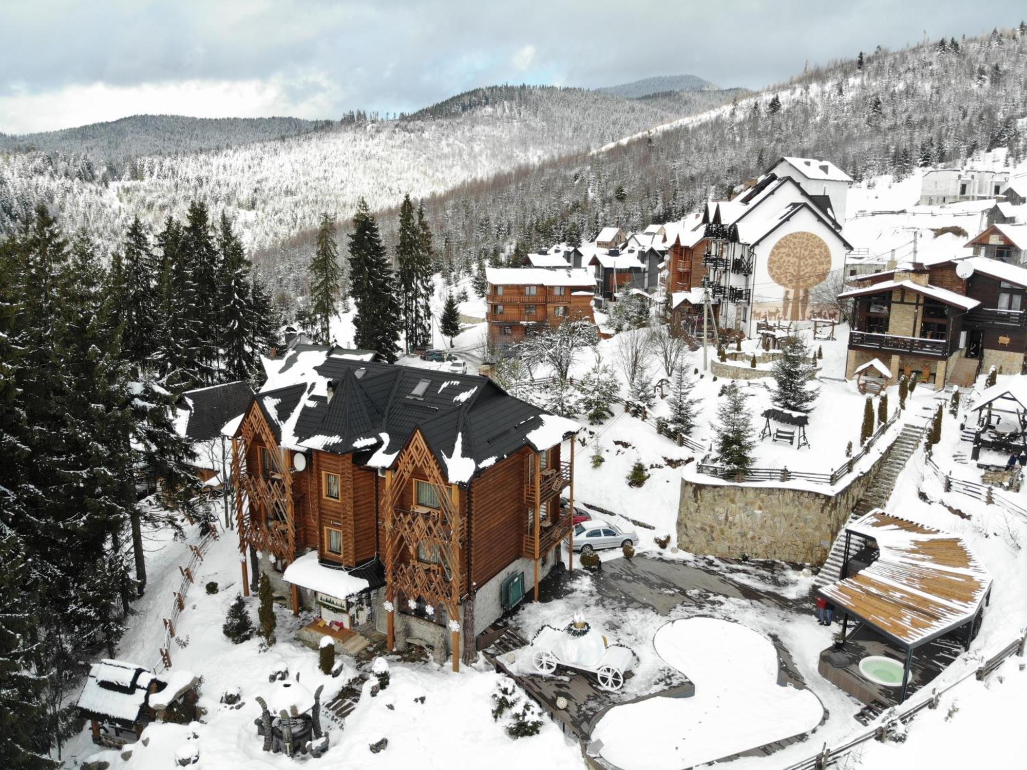 Stara Pravda Hotel - Vykrutasy バコヴェル エクステリア 写真